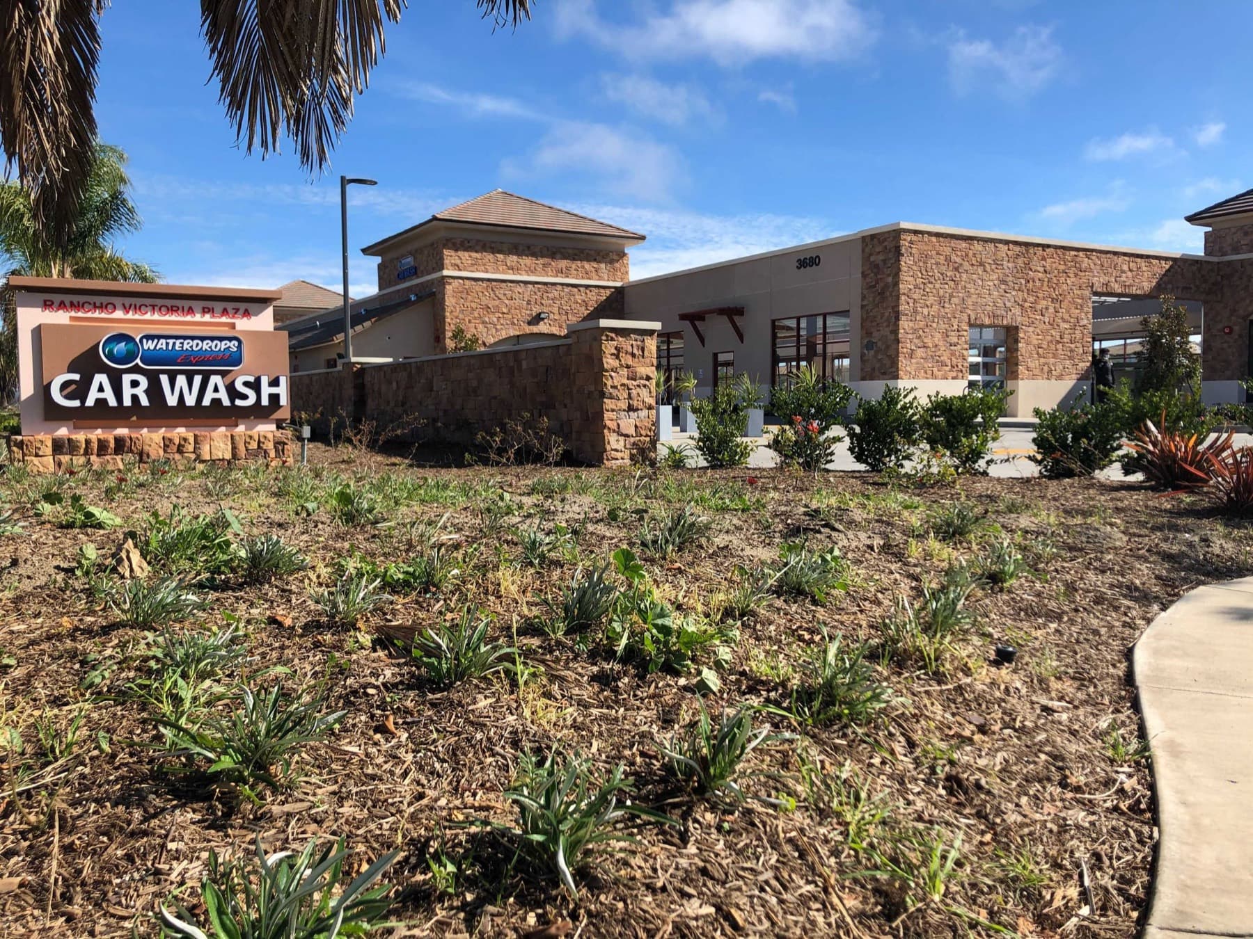 Waterdrops Express Car Wash Oxnard III location